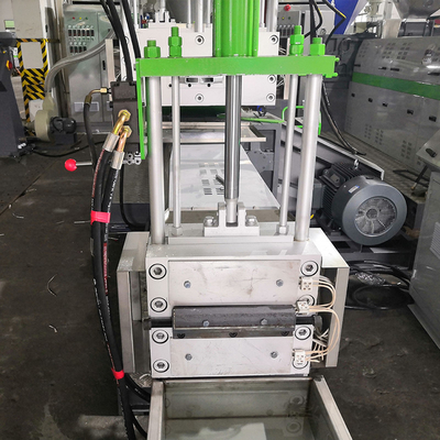 Linha de reciclagem plástica Center da peletização do alimentador da força da carga do equipamento da altura 700mm